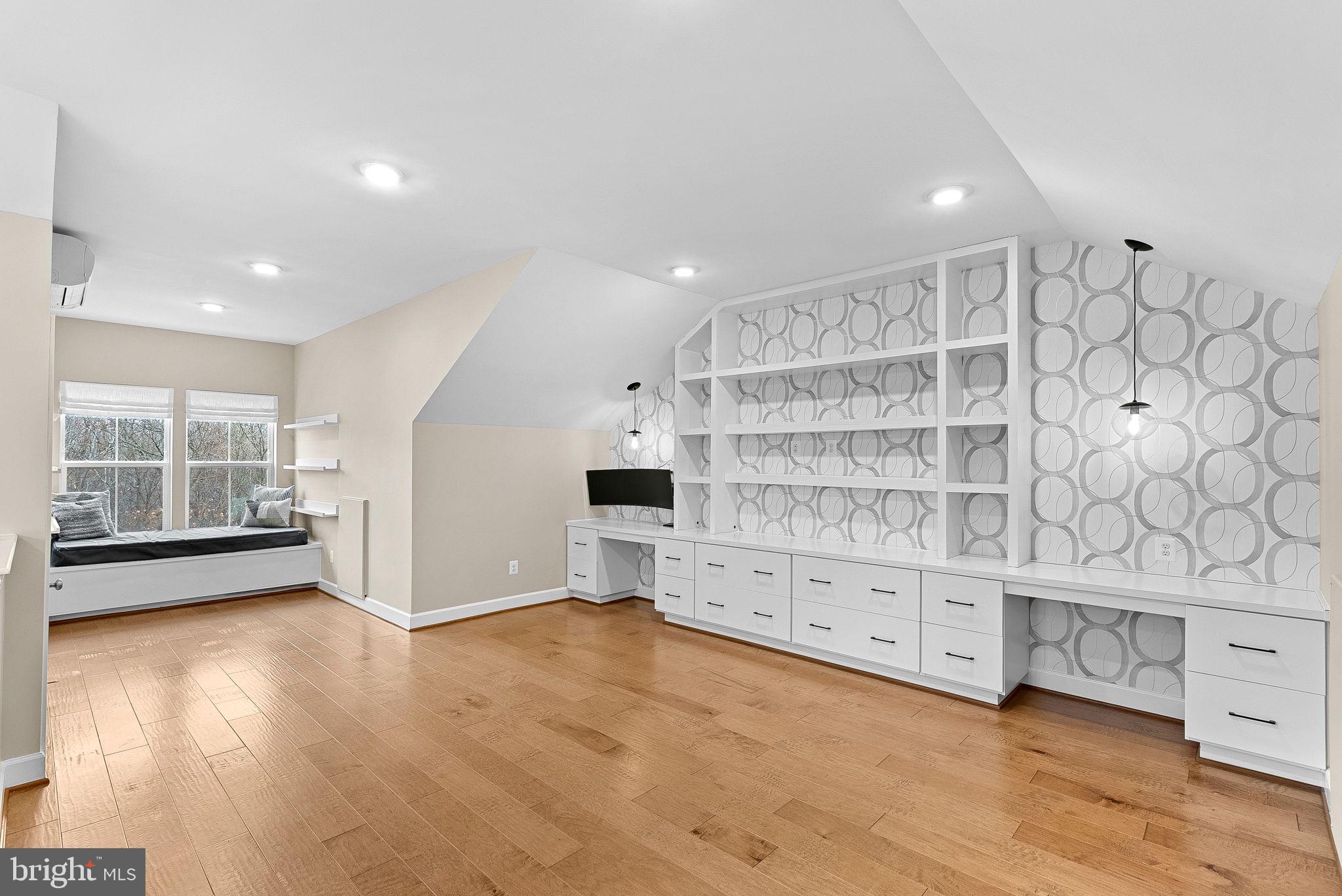 5159 RIDGEVIEW RETREAT DRIVE