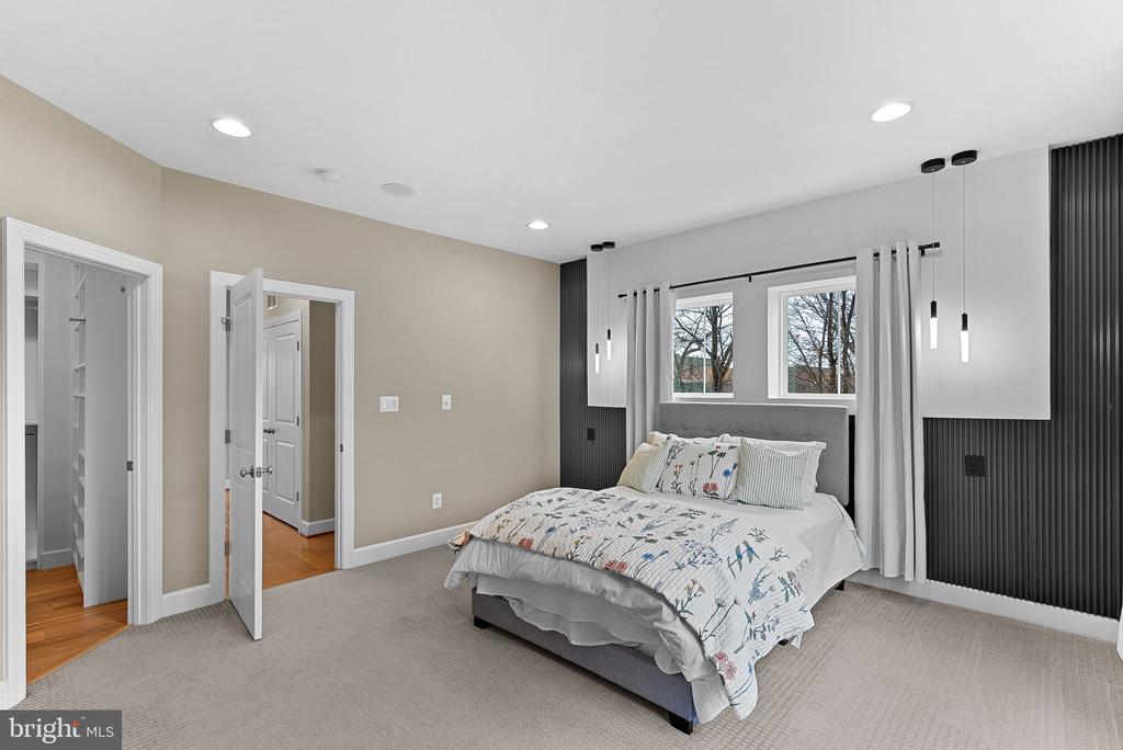 5159 RIDGEVIEW RETREAT DRIVE