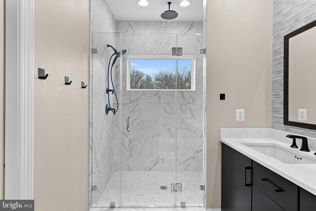 5159 RIDGEVIEW RETREAT DRIVE