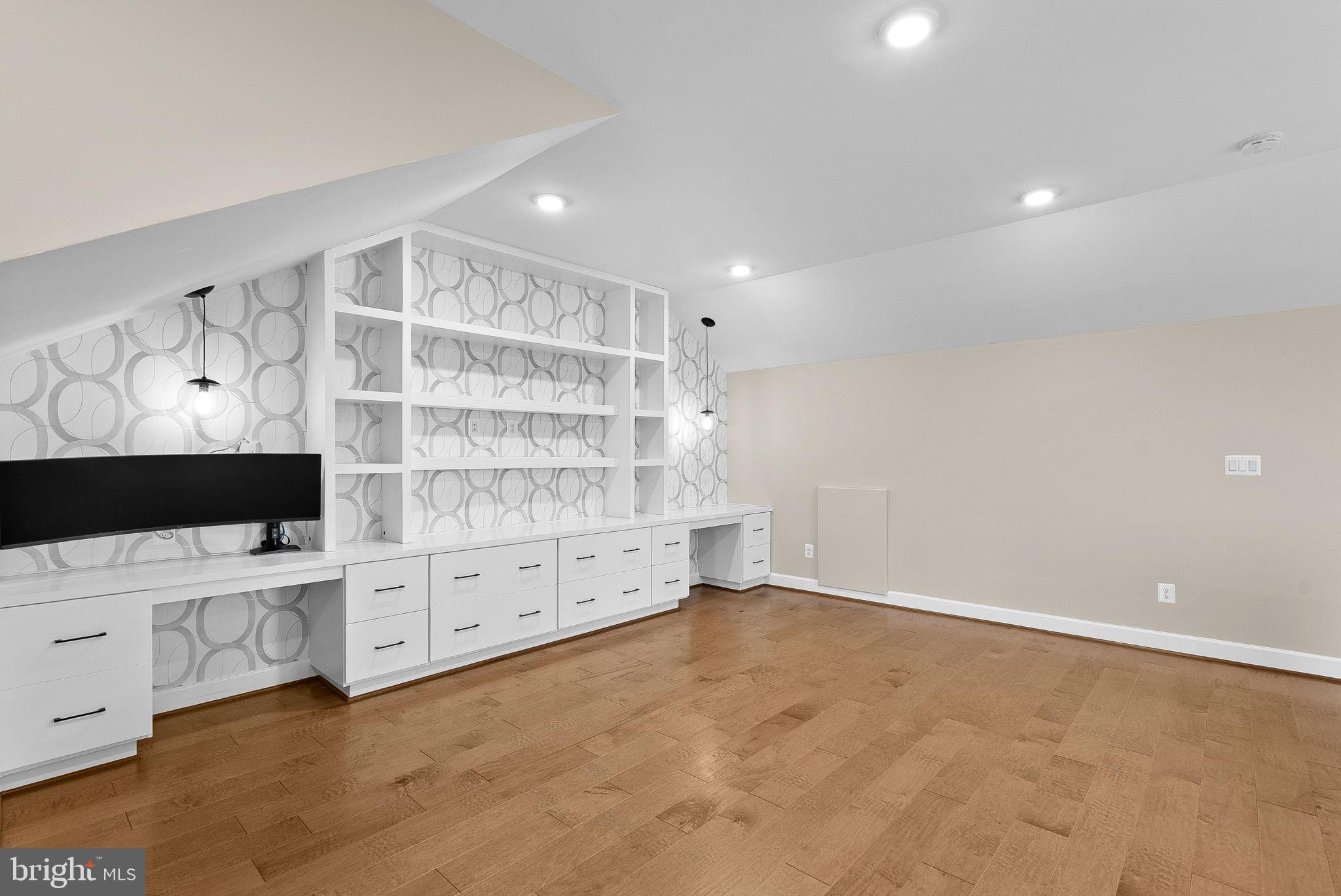 5159 RIDGEVIEW RETREAT DRIVE