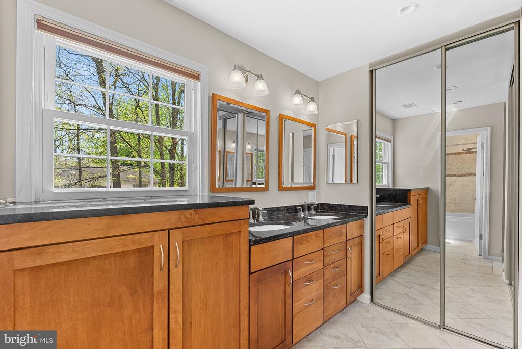 5507 GREENSHANK COURT