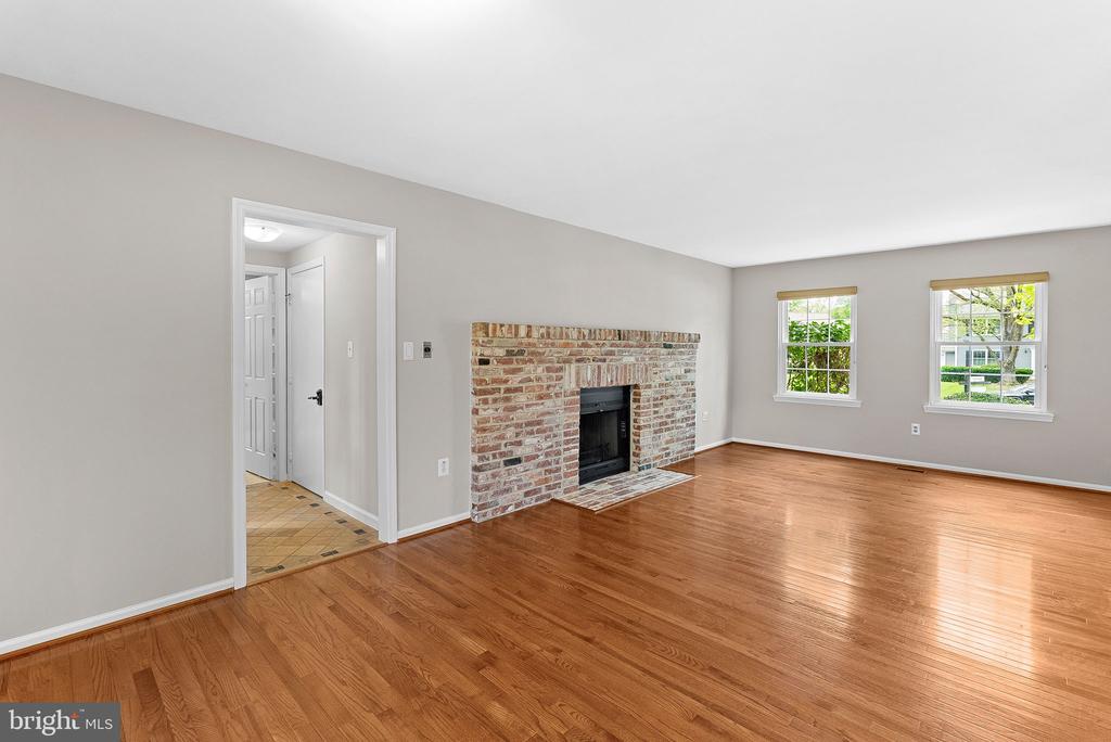 5507 GREENSHANK COURT