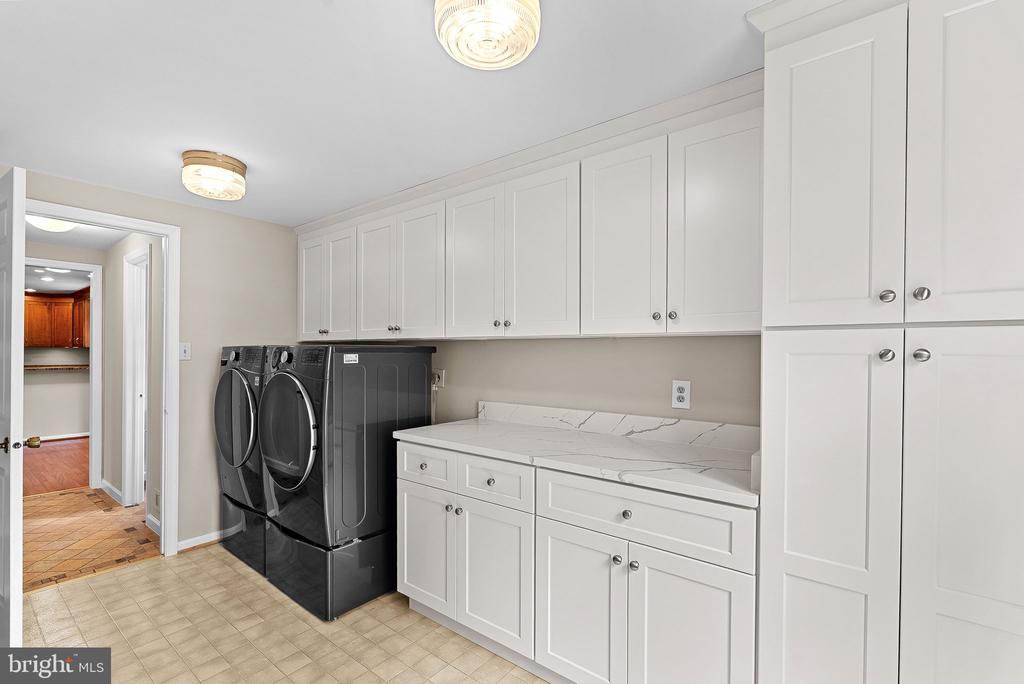5507 GREENSHANK COURT