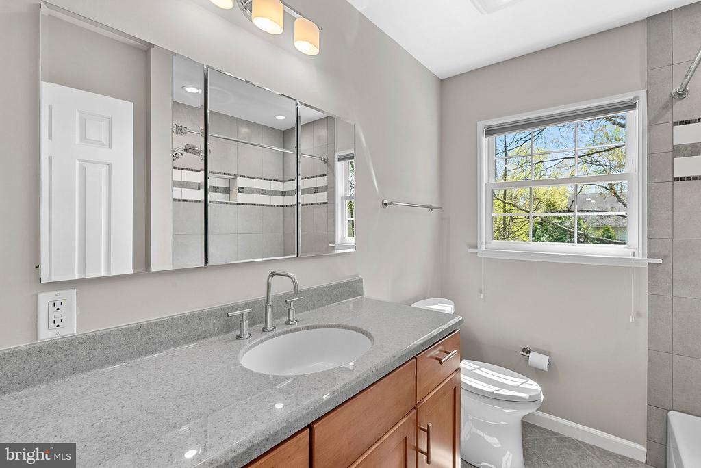 5507 GREENSHANK COURT