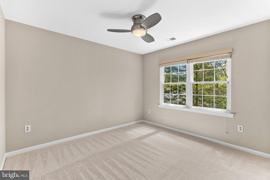 5507 GREENSHANK COURT