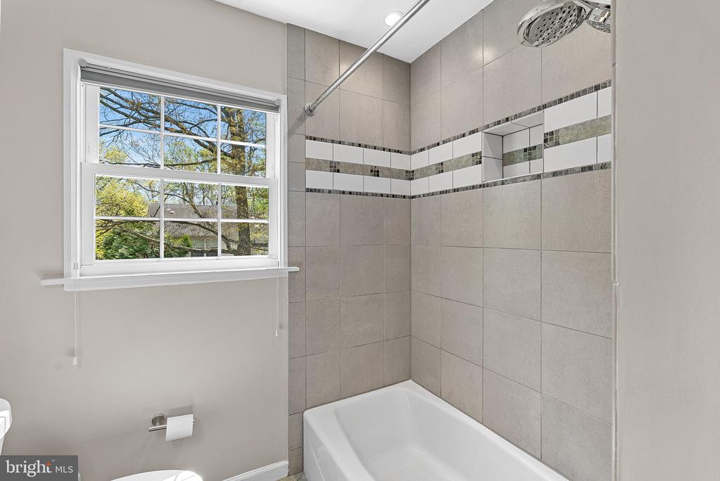 5507 GREENSHANK COURT