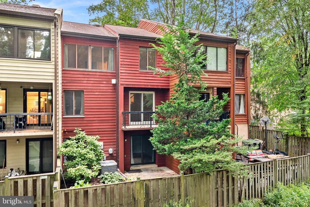 11545 HEARTHSTONE COURT