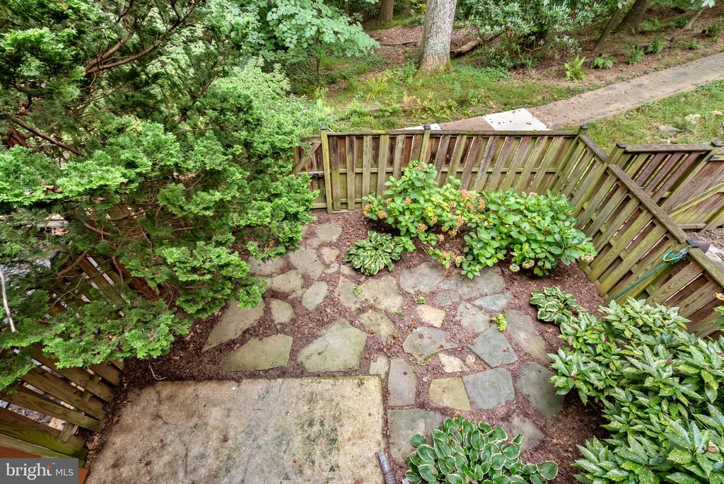 11545 HEARTHSTONE COURT