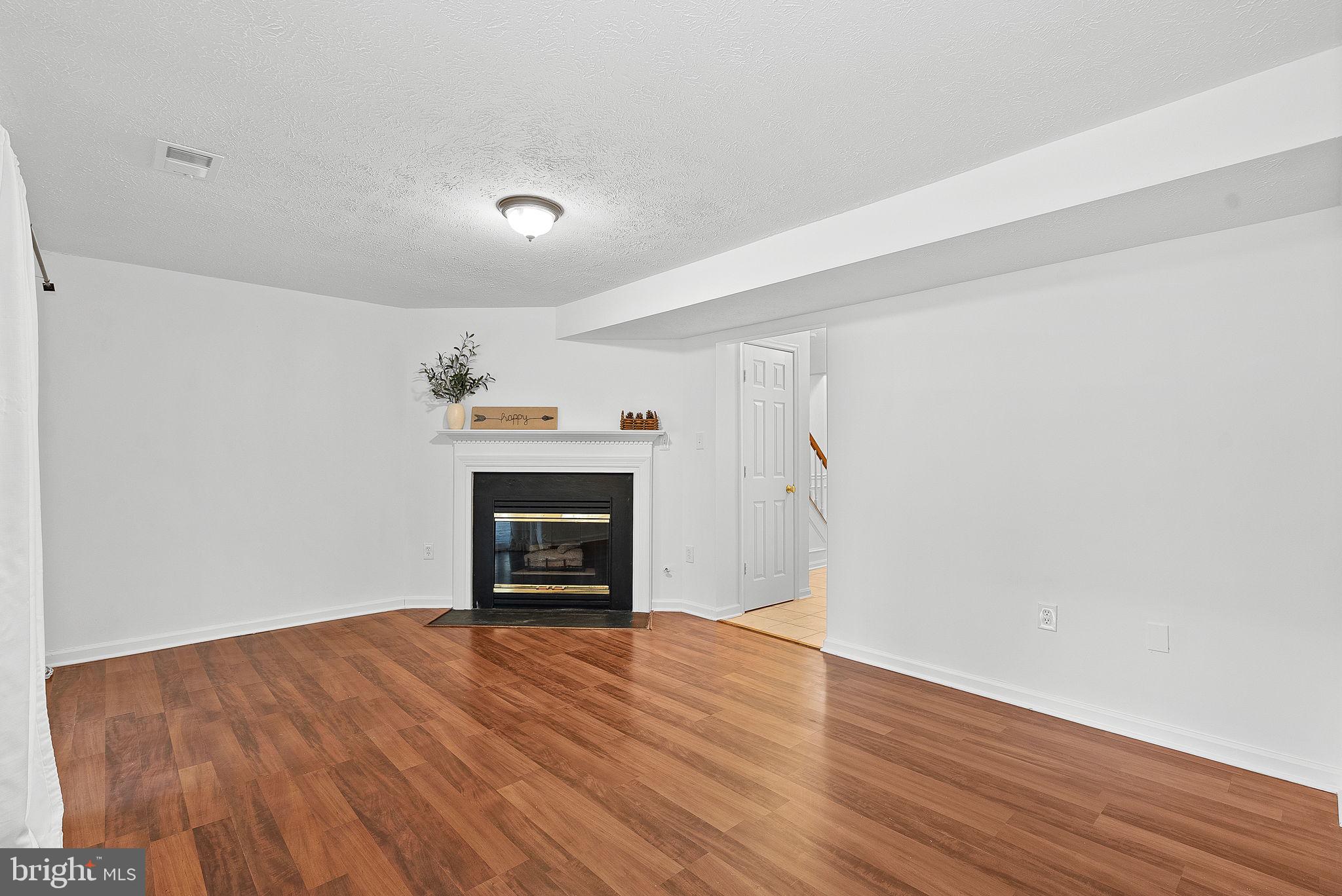 44112 Tippecanoe TERRACE