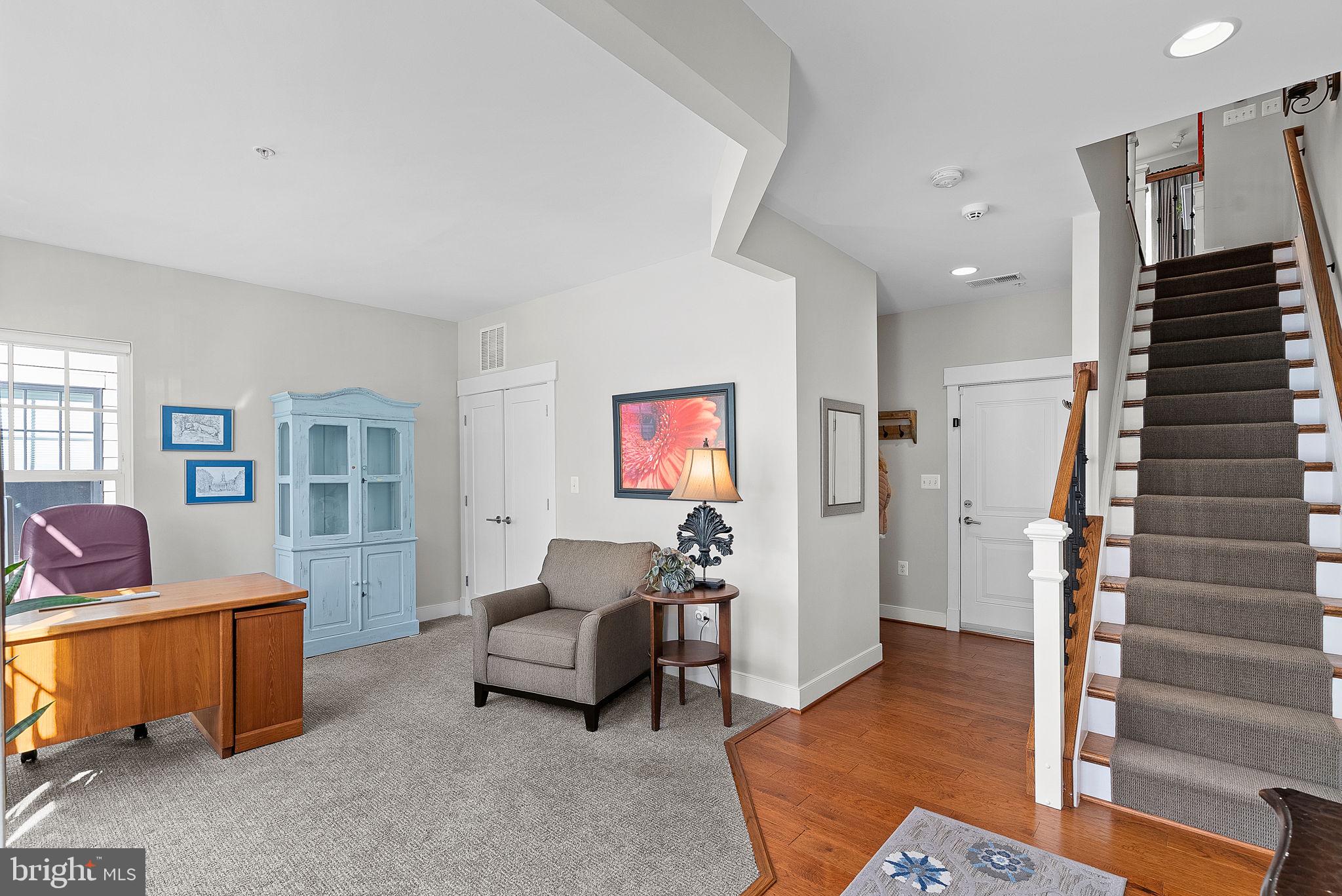 480 Kornblau Terrace SE