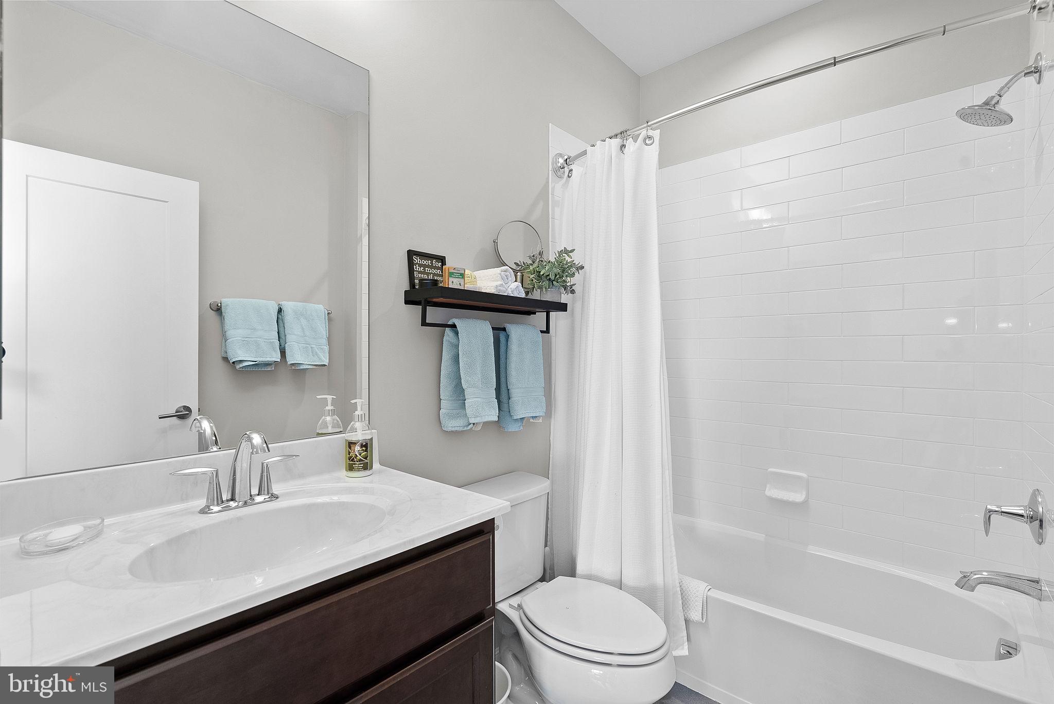 480 Kornblau Terrace SE