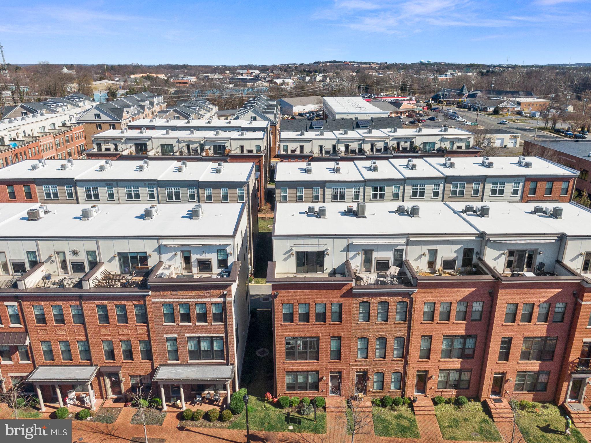 480 Kornblau Terrace SE