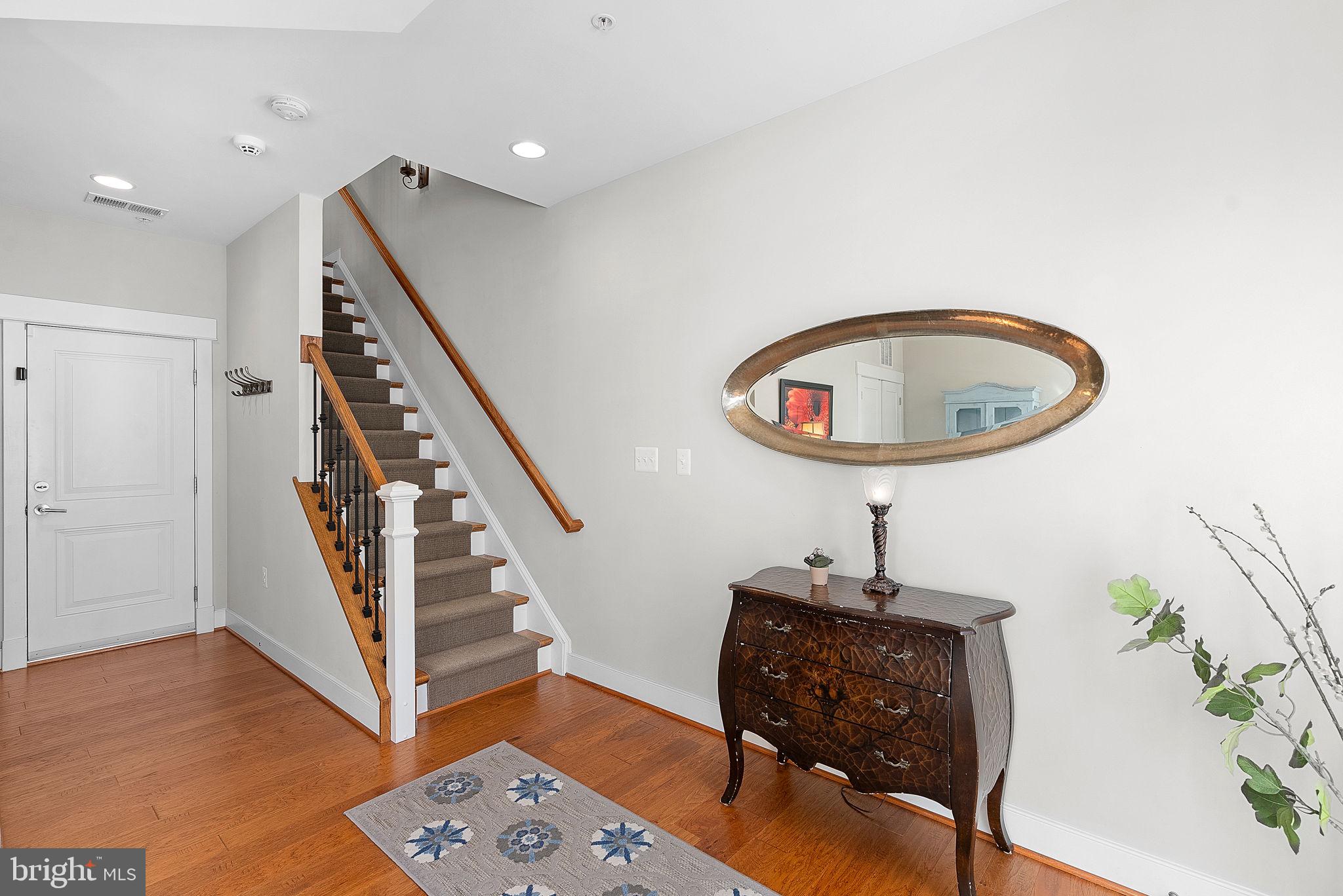 480 Kornblau Terrace SE