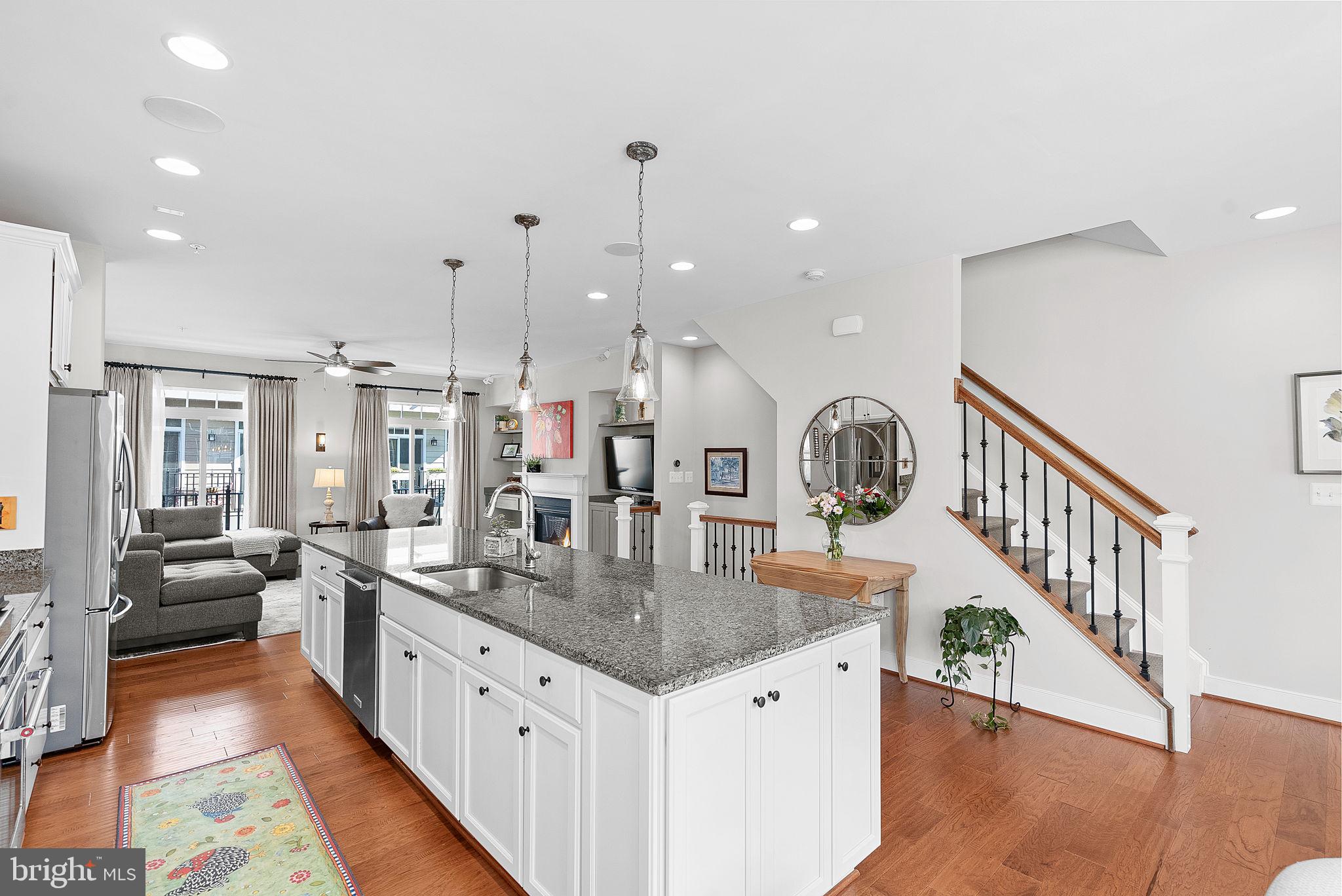 480 Kornblau Terrace SE