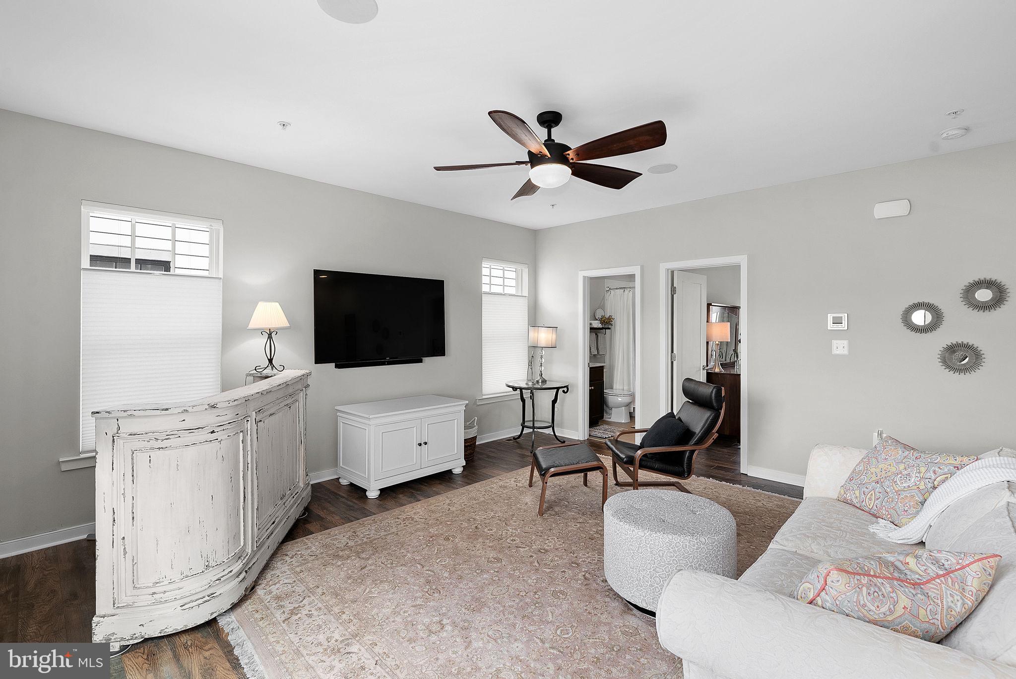 480 Kornblau Terrace SE