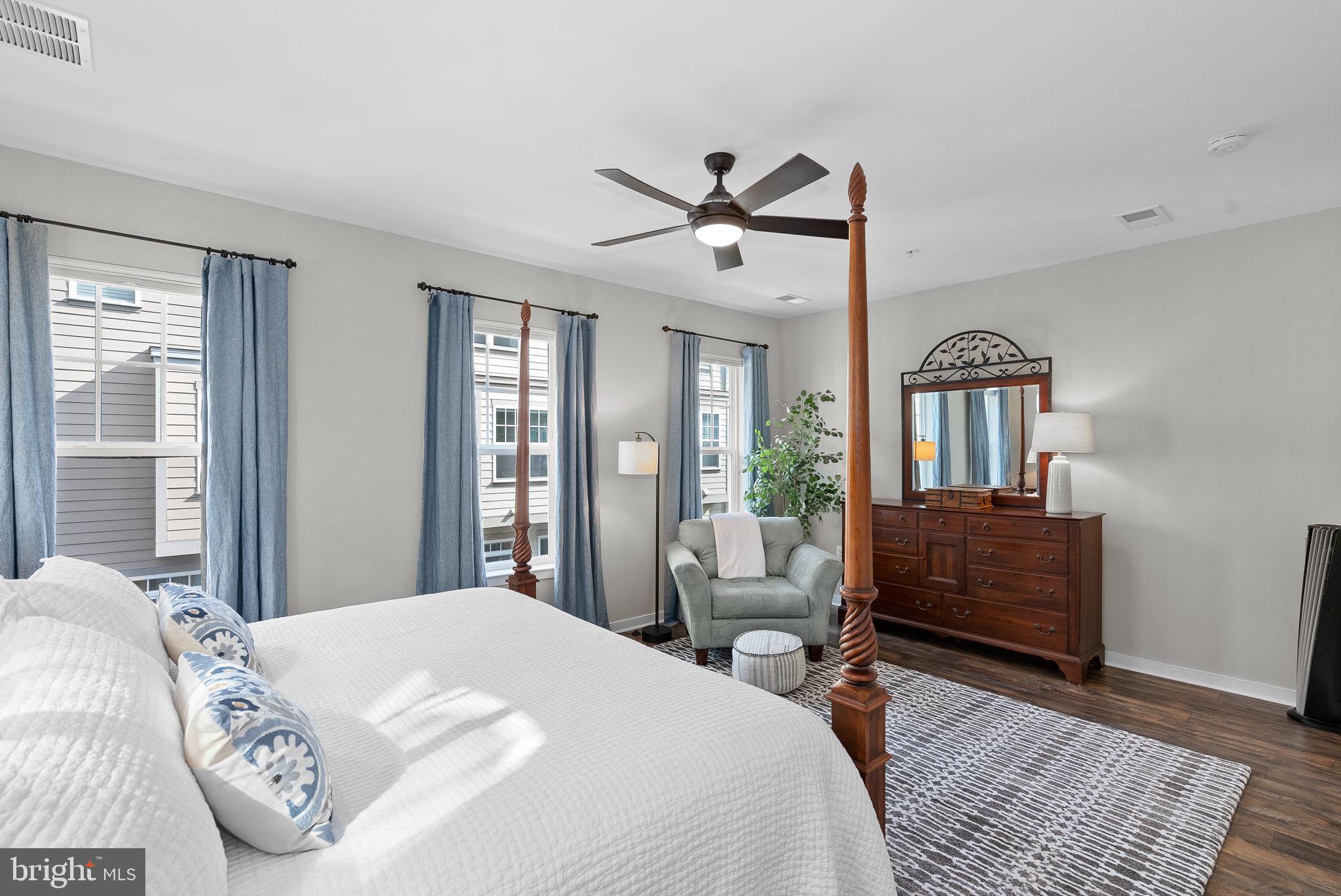 480 Kornblau Terrace SE