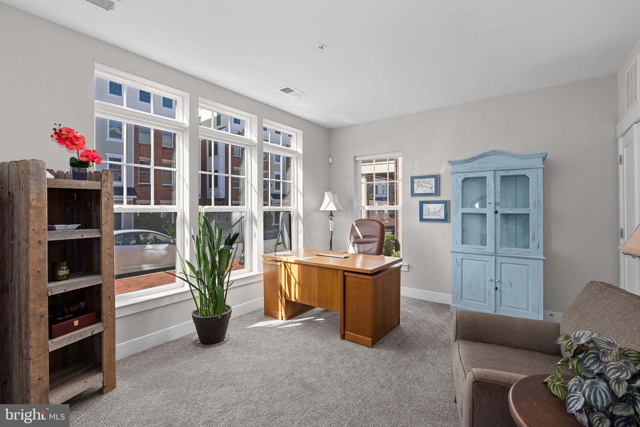 480 Kornblau Terrace SE