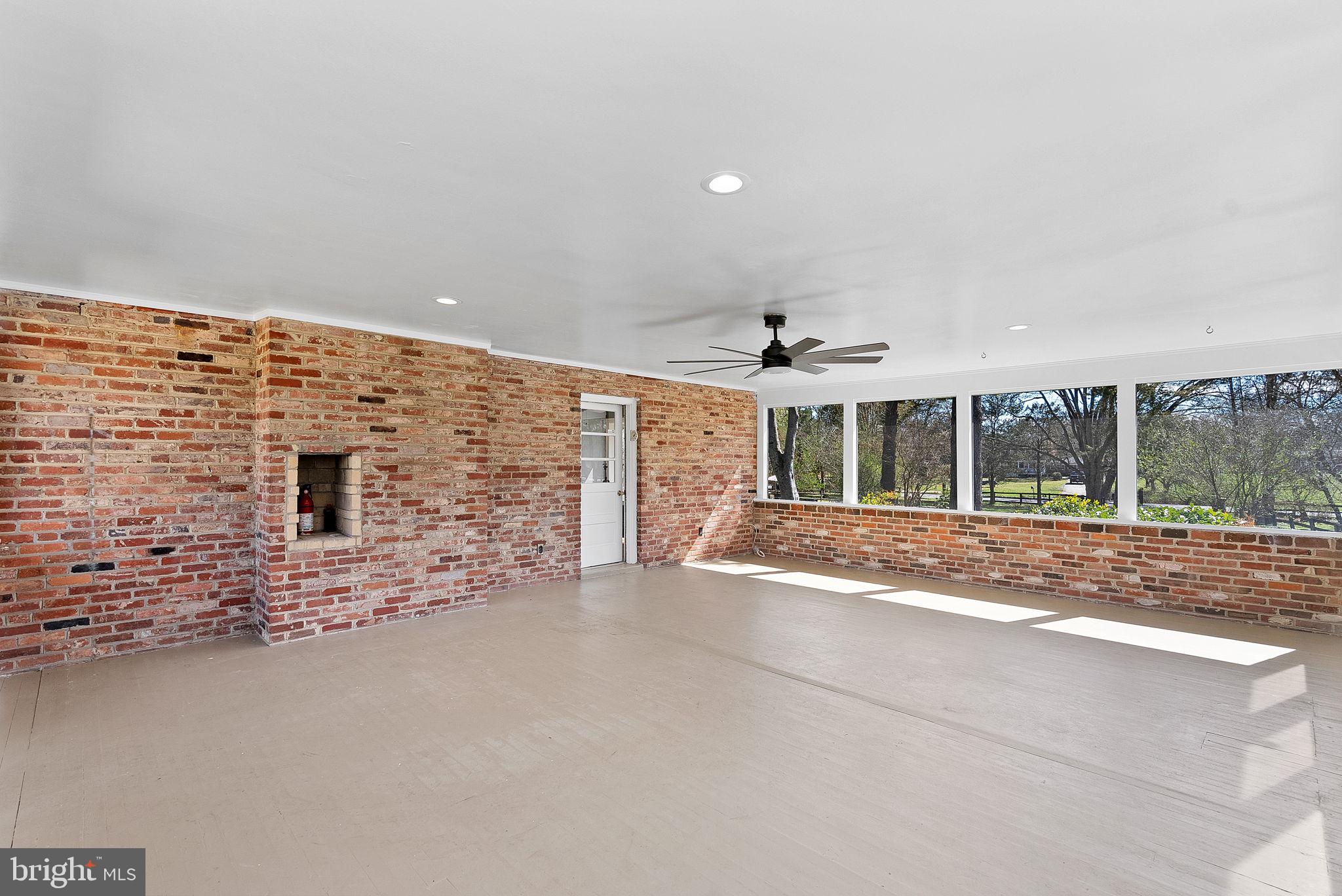 19649 Youngs Cliff Rd