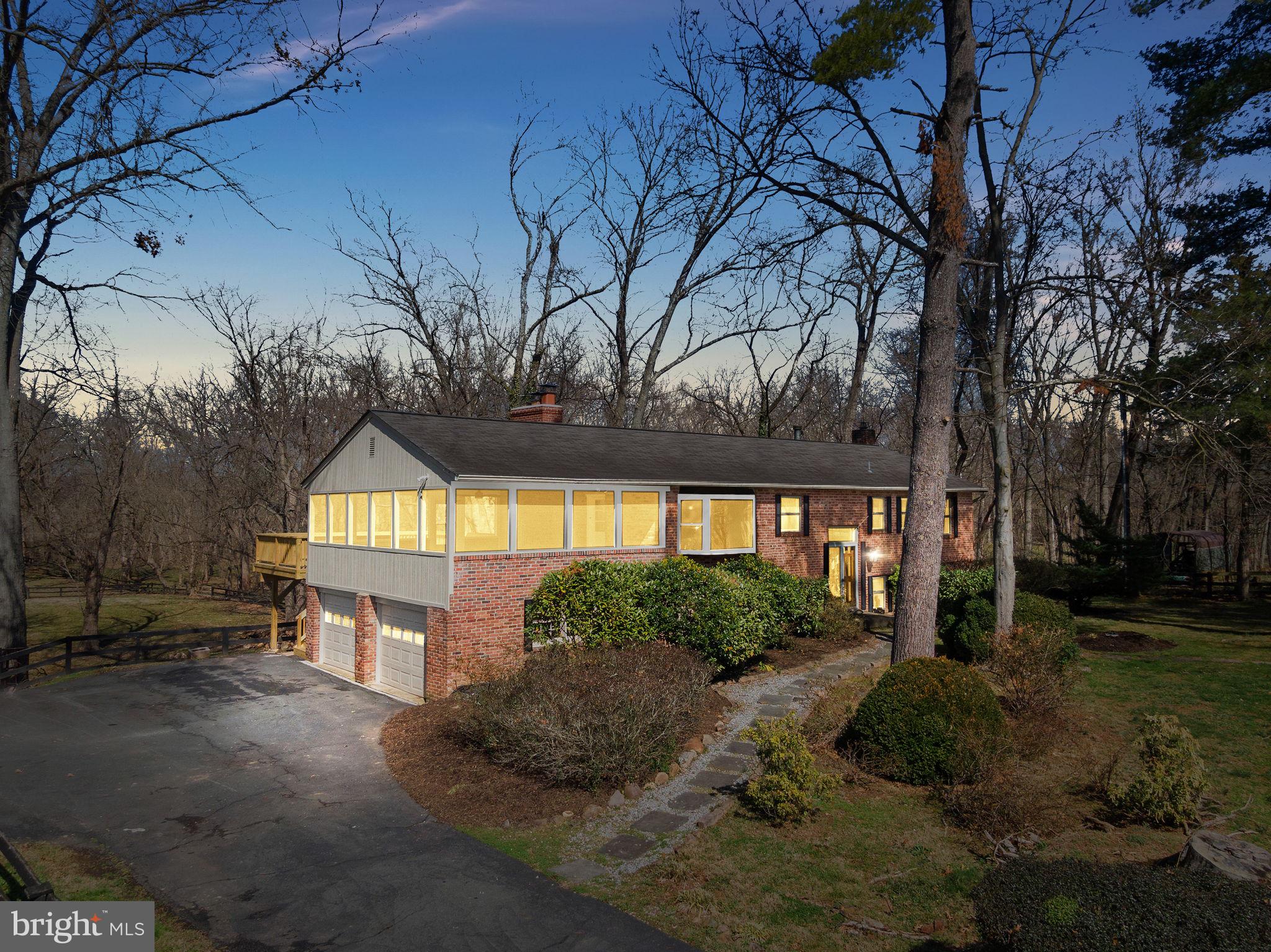 19649 Youngs Cliff Rd