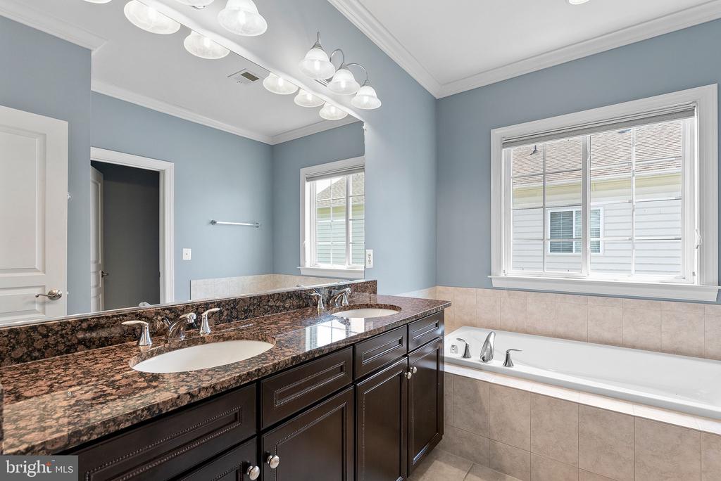 40992 Indigo Pl