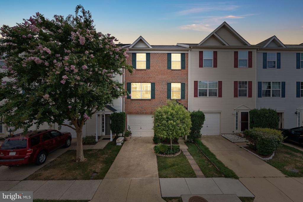 848 Vanderbilt Ter SE