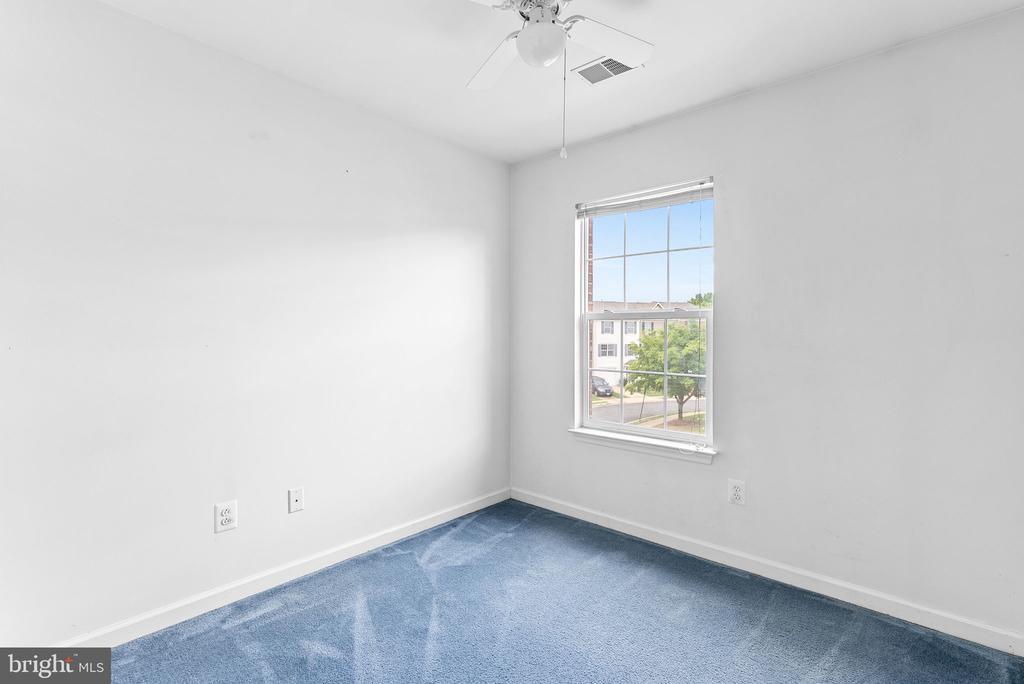 848 Vanderbilt Ter SE