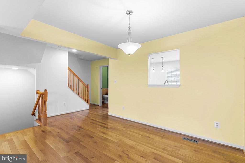 848 Vanderbilt Ter SE