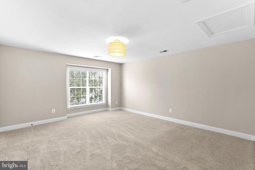 20043 VALHALLA SQ