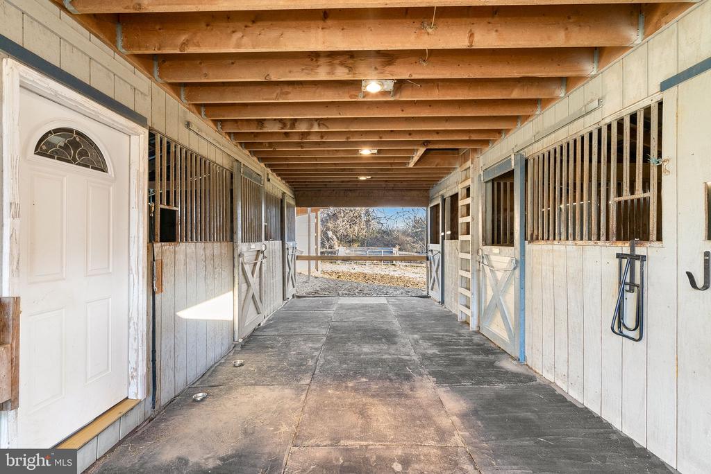 39586 Froggatt Ln
