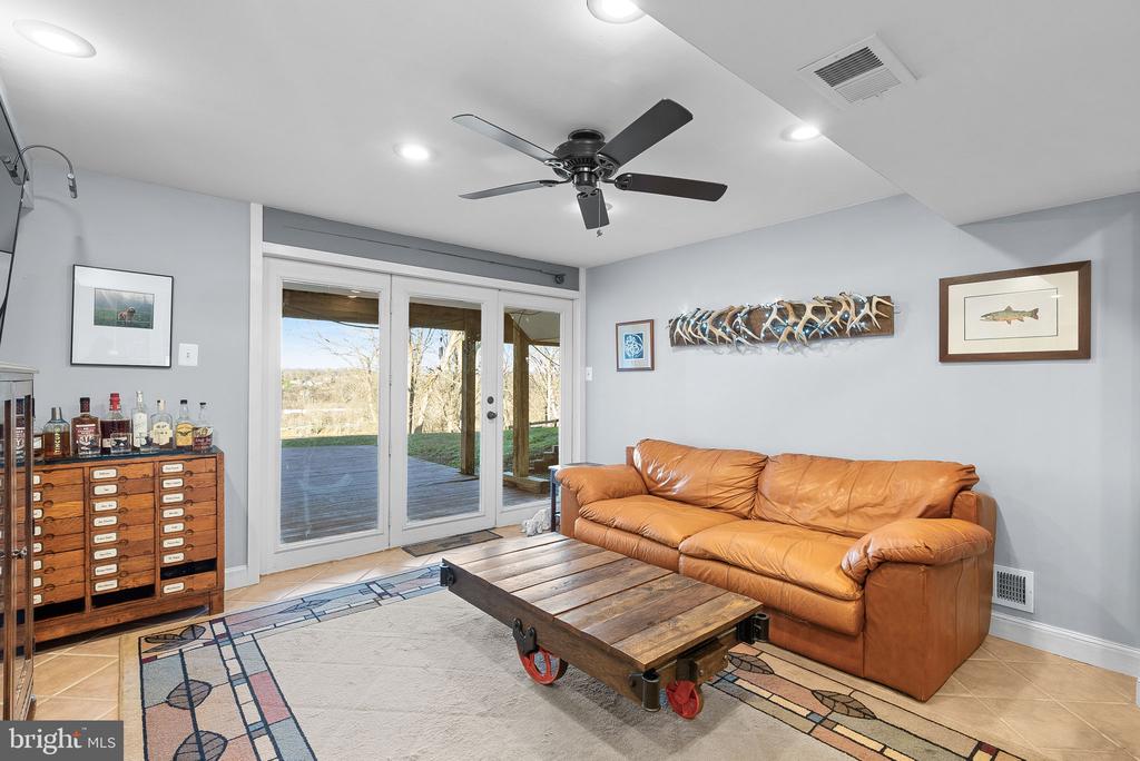 39586 Froggatt Ln
