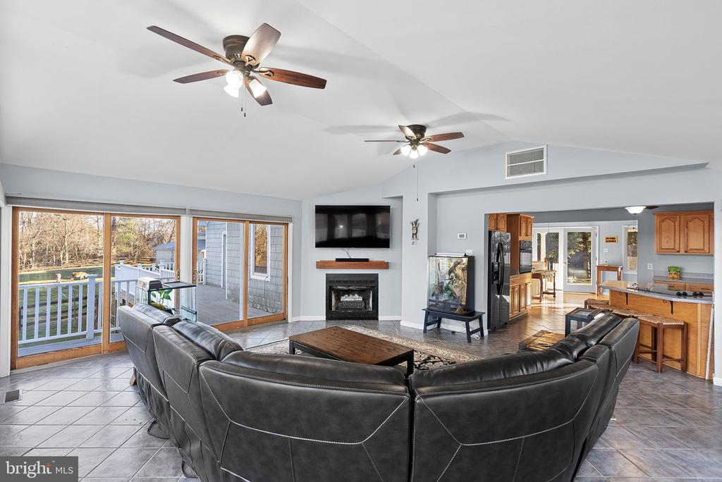 39586 Froggatt Ln