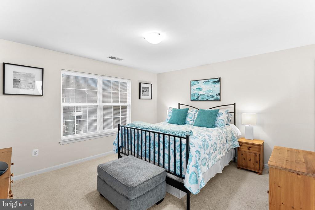 523 Constellation Sq SE #E