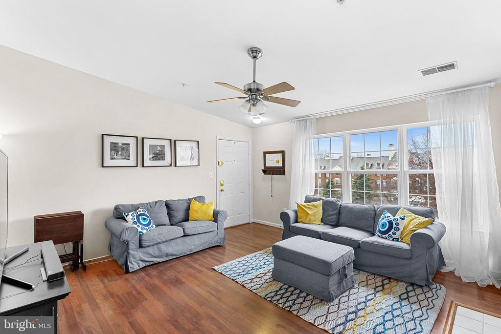 523 Constellation Sq SE #E