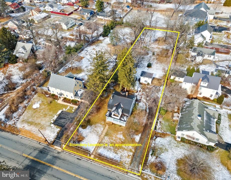 421 W Main St W