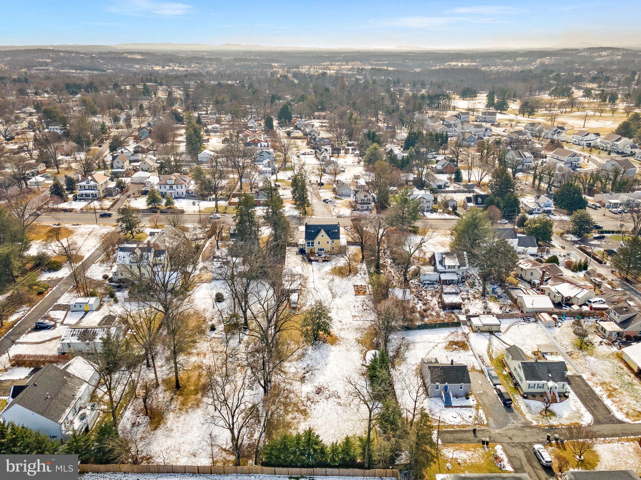 421 W Main St W