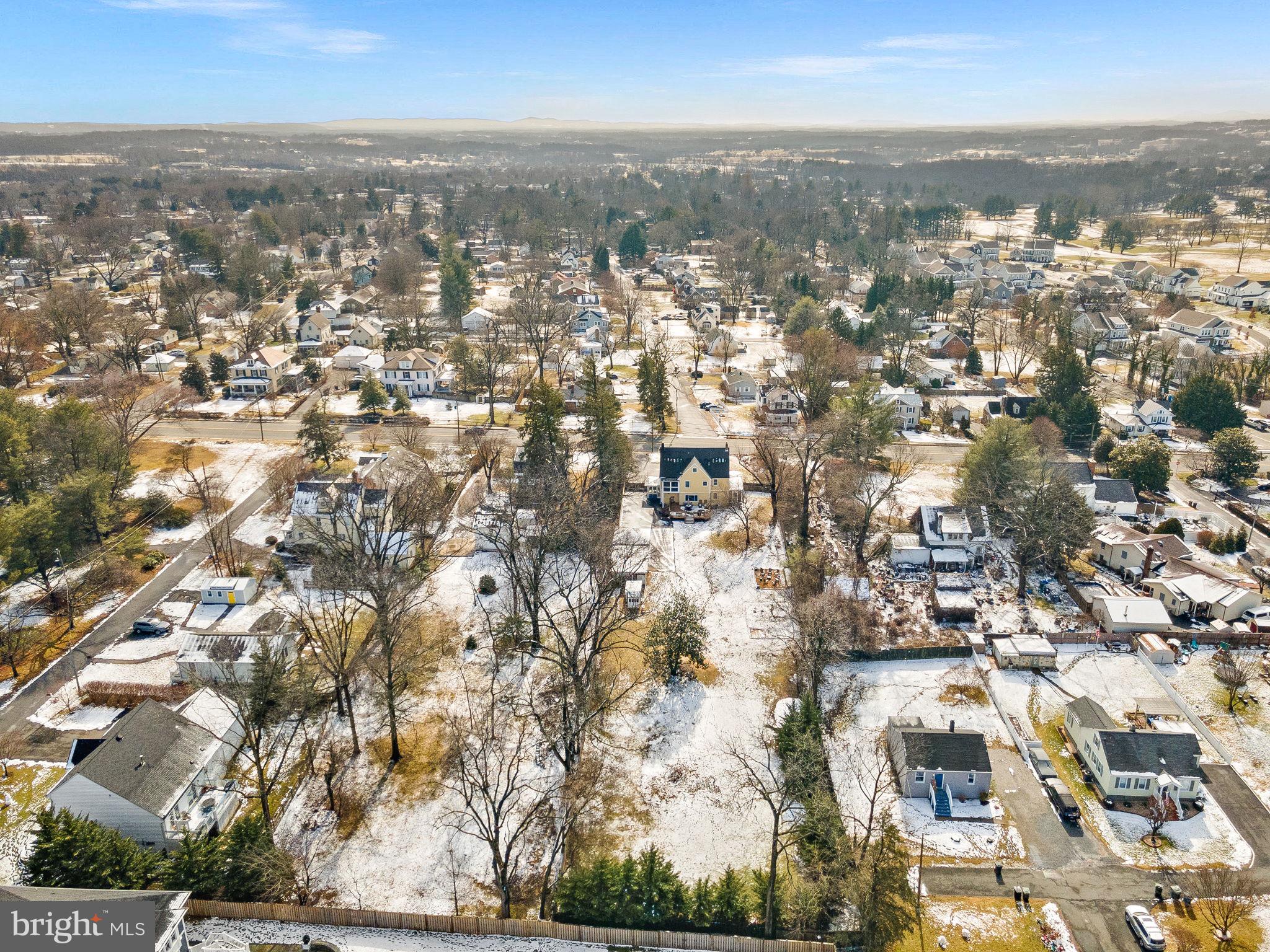 421 W Main St W