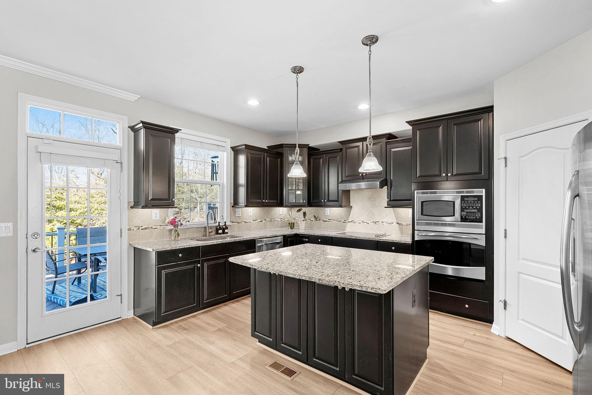 40418 Toucan Way