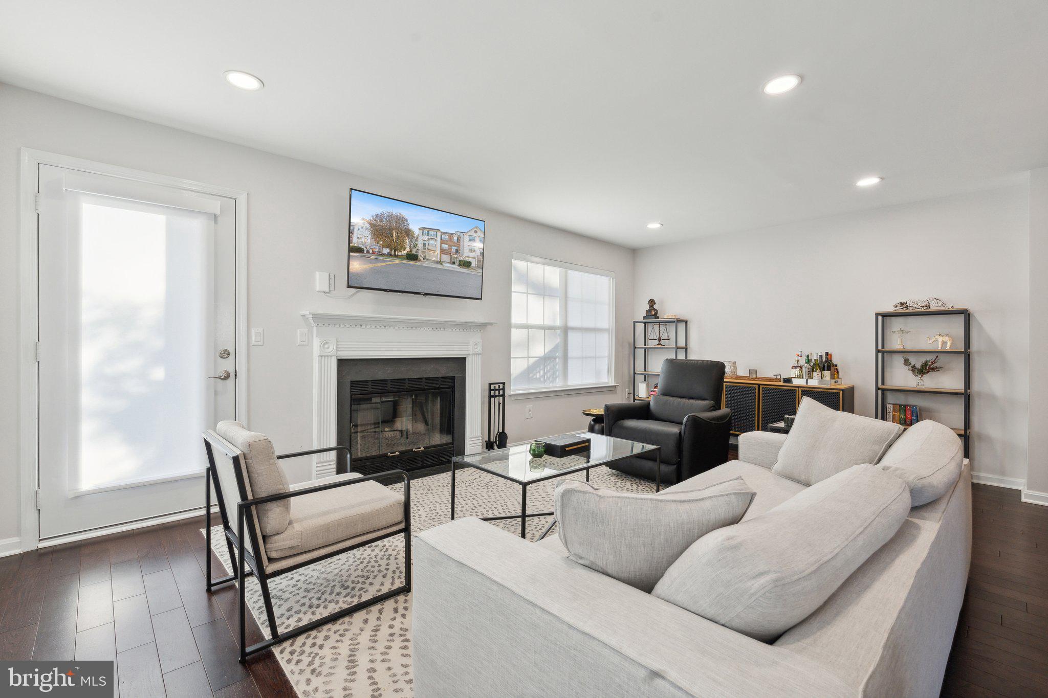 410 MCDANIEL DR