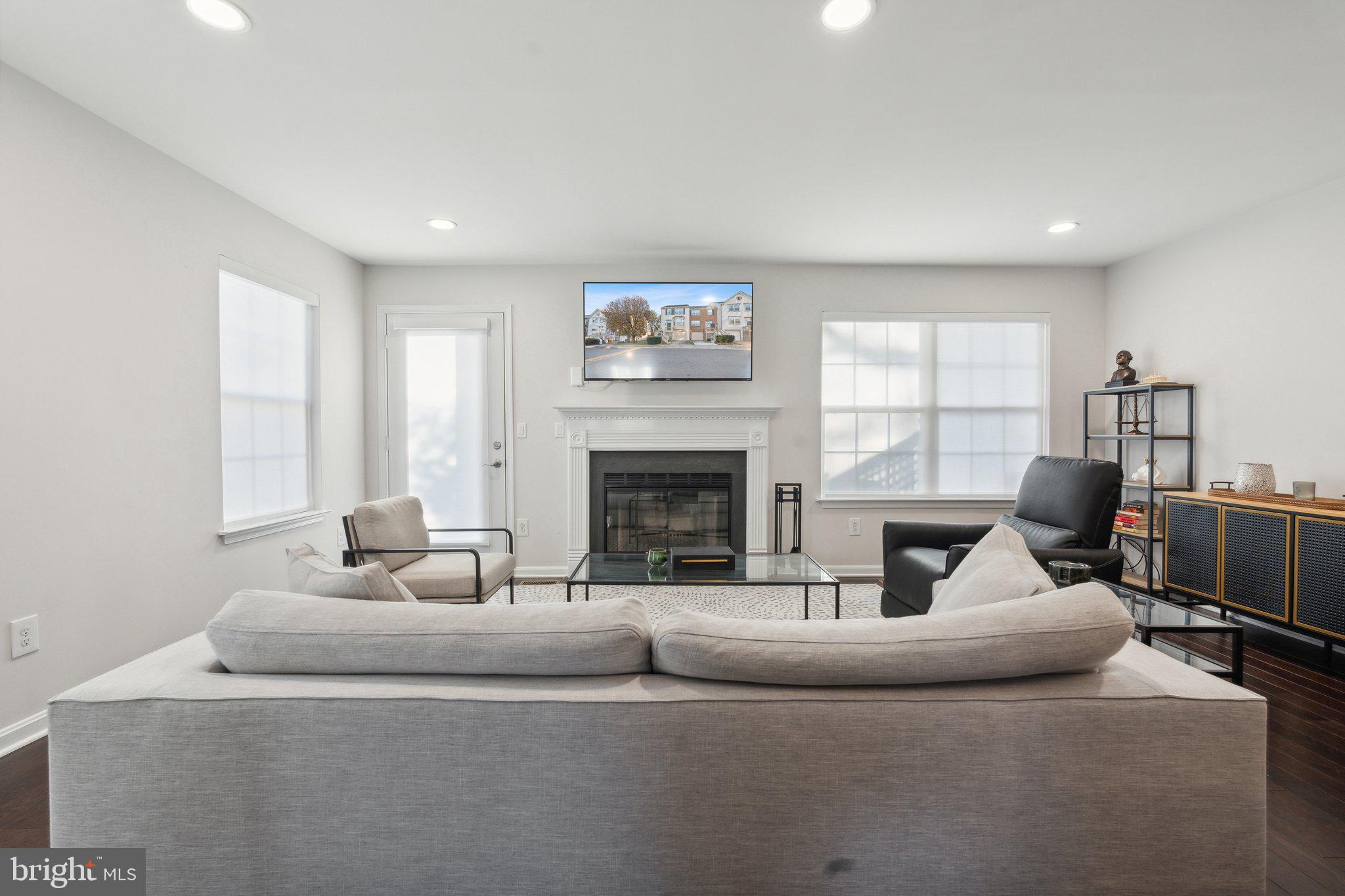 410 MCDANIEL DR