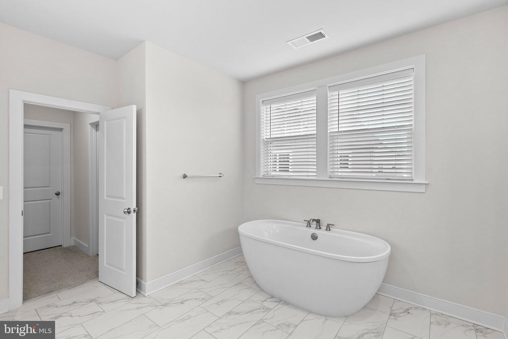 19253 Running Spring Ct