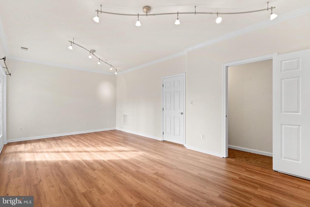 128 IVY HILLS TERRACE