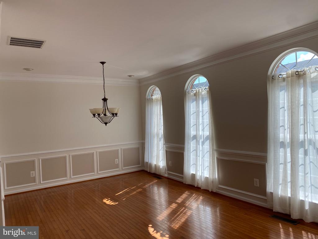128 IVY HILLS TERRACE