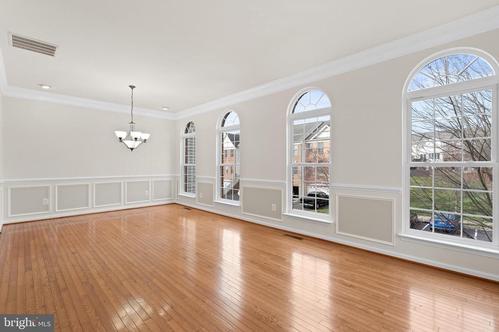 128 IVY HILLS TERRACE