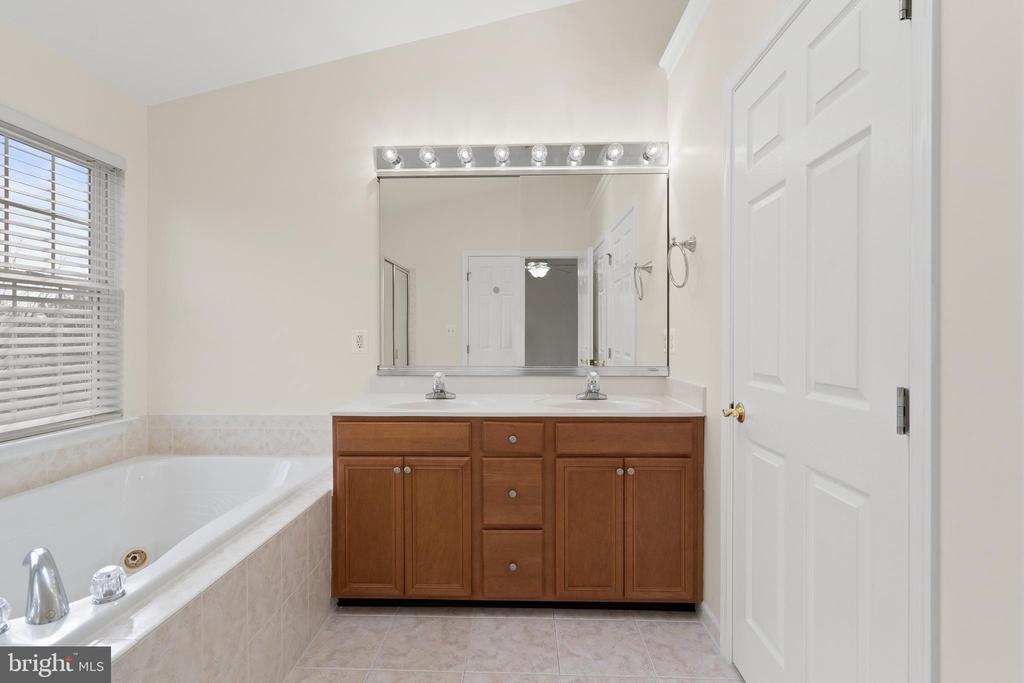 128 IVY HILLS TERRACE