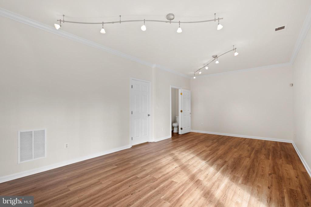 128 IVY HILLS TERRACE