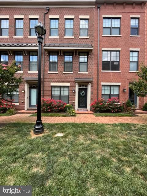 404 IRONSIDES SQUARE SE