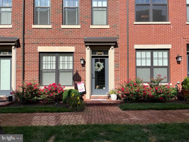 404 IRONSIDES SQUARE SE