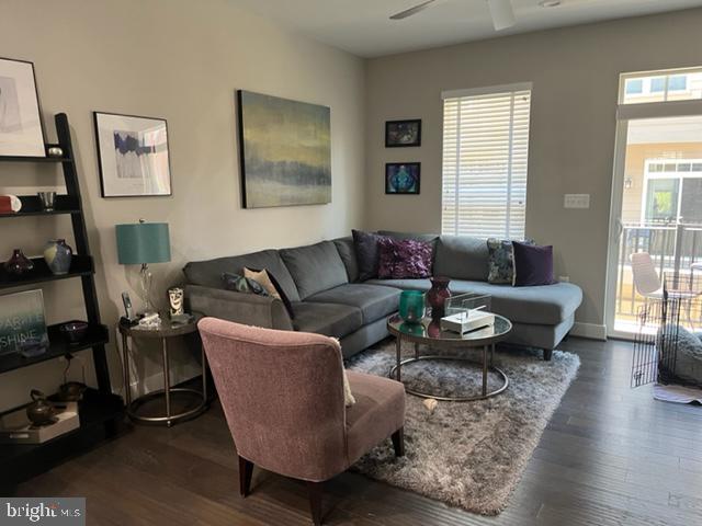 404 IRONSIDES SQUARE SE