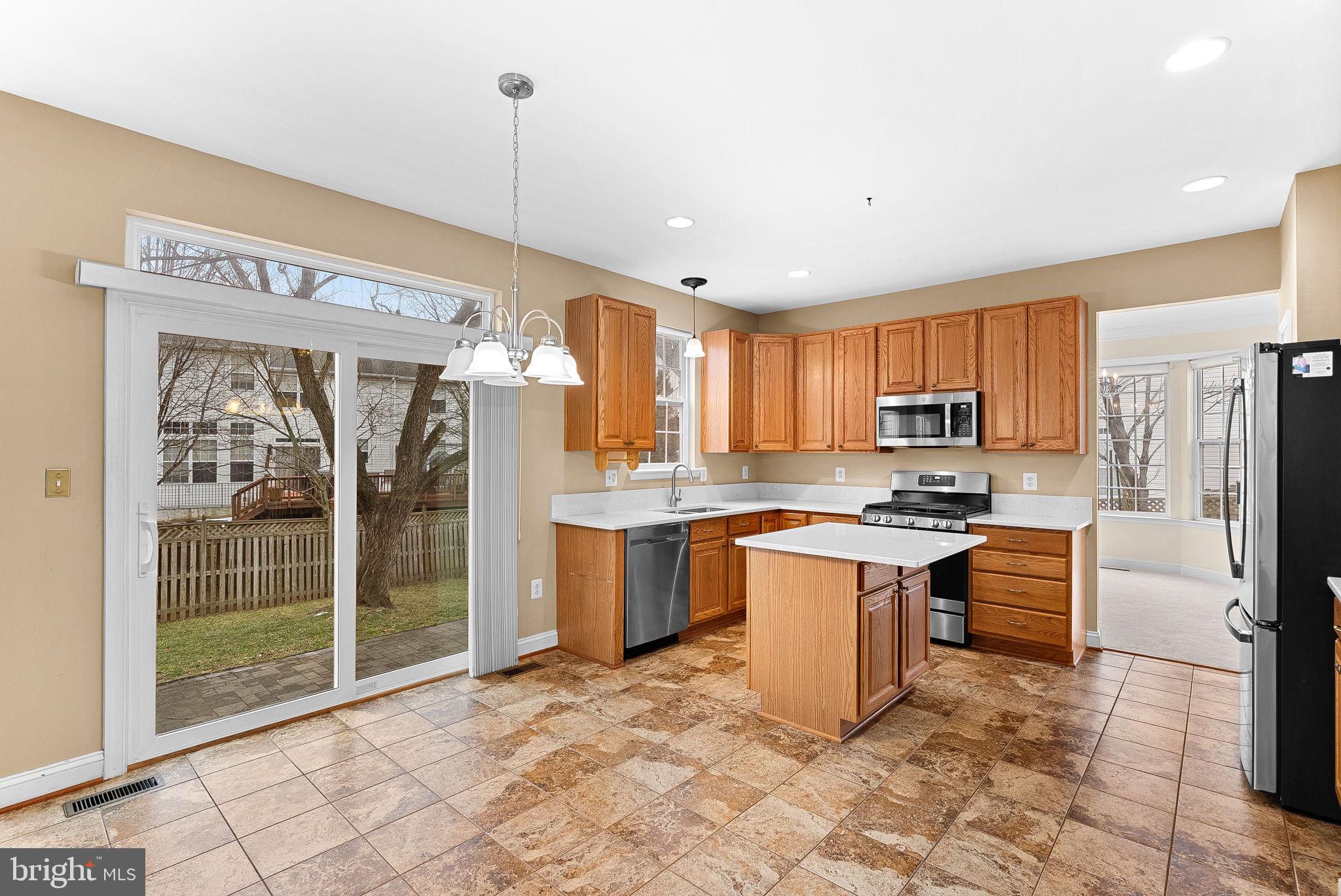 1616 CANDLEWOOD PLACE NE