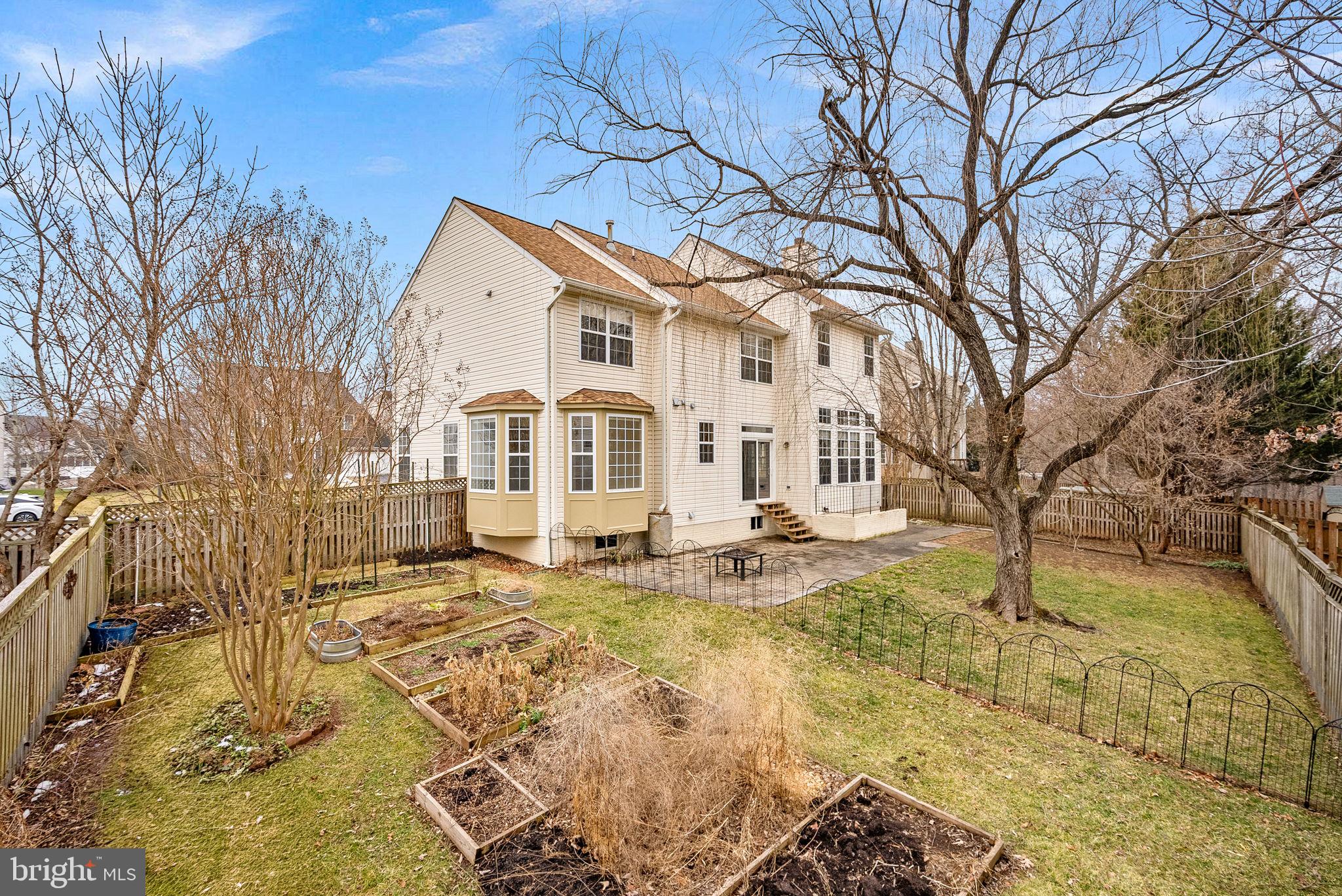 1616 CANDLEWOOD PLACE NE